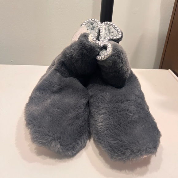 Fuzzy Bootie - Size M/L - Picture 5 of 5